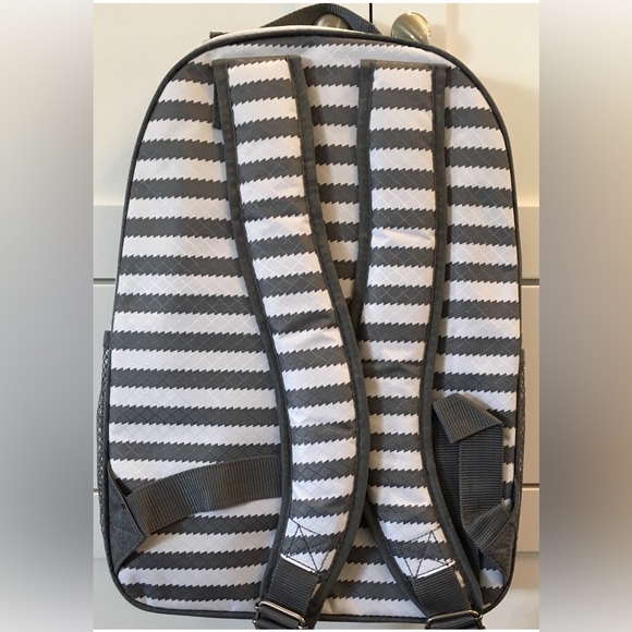 Thirty One Hostess Exclusive Backpack- Grey Wave - Retired - Picture 2 of 3